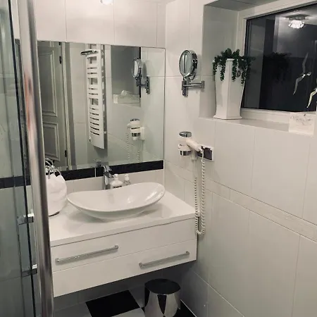 Апартаменты Apartament Z Prywatnym, Krytym Basenem