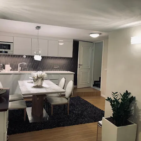 Апартаменты Apartament Z Prywatnym, Krytym Basenem