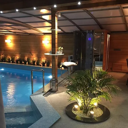 Apartament Z Prywatnym, Krytym Basenem *