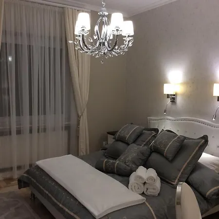 Z Prywatnym, Krytym Basenem Apartman *