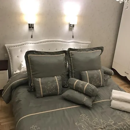 Z Prywatnym, Krytym Basenem Apartman *