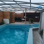Z Prywatnym, Krytym Basenem 아파트 소포트