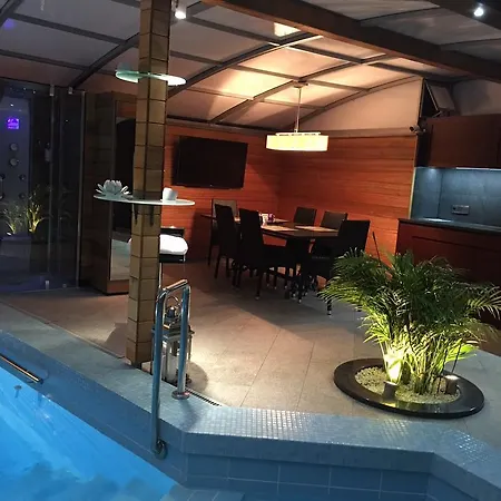 Apartament Z Prywatnym, Krytym Basenem