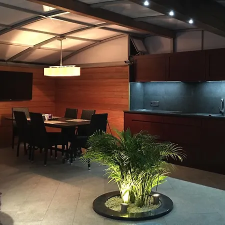 Apartament Z Prywatnym, Krytym Basenem