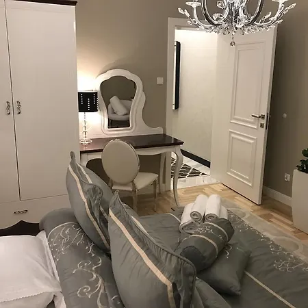 Apartament Z Prywatnym, Krytym Basenem