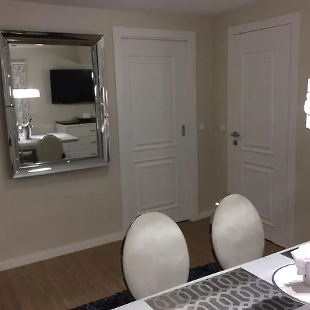 Apartament Z Prywatnym, Krytym Basenem