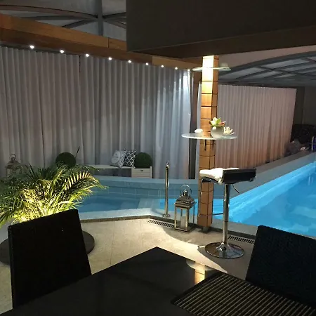 Apartament Z Prywatnym, Krytym Basenem