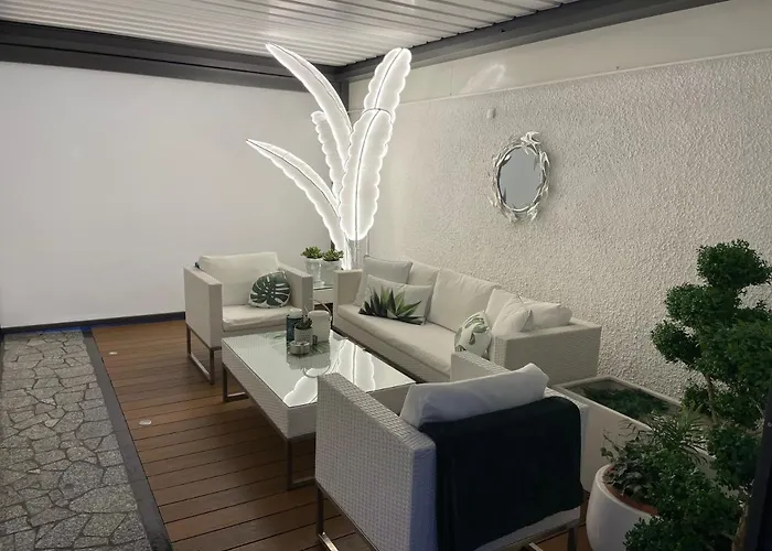 Z Prywatnym, Krytym Basenem *