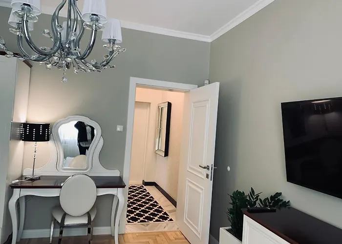 Z Prywatnym, Krytym Basenem דירה *