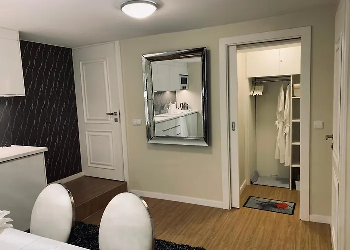 Z Prywatnym, Krytym Basenem *