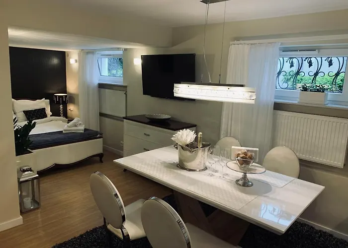 Z Prywatnym, Krytym Basenem *