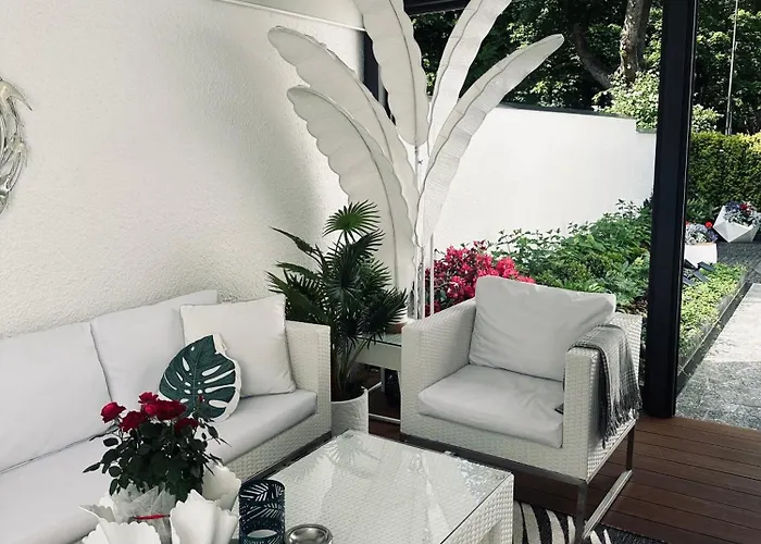 Z Prywatnym, Krytym Basenem *