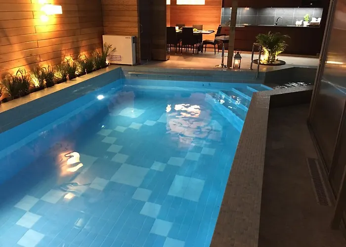 Z Prywatnym, Krytym Basenem *