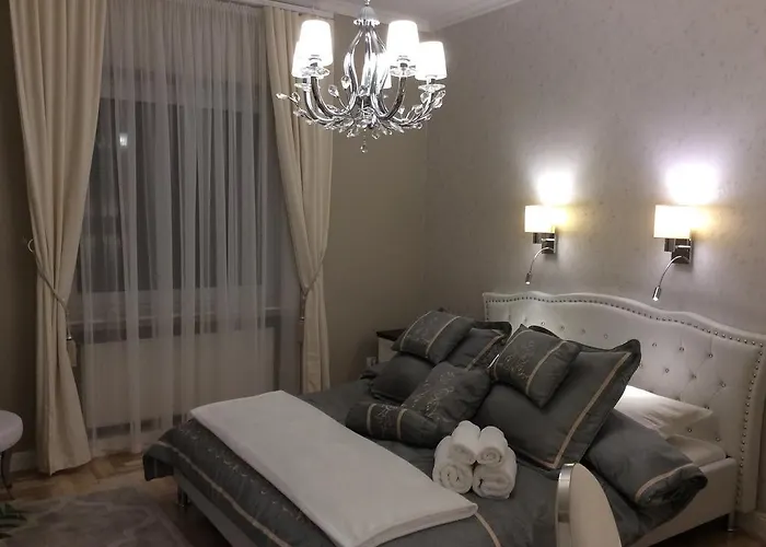 Z Prywatnym, Krytym Basenem Apartman *