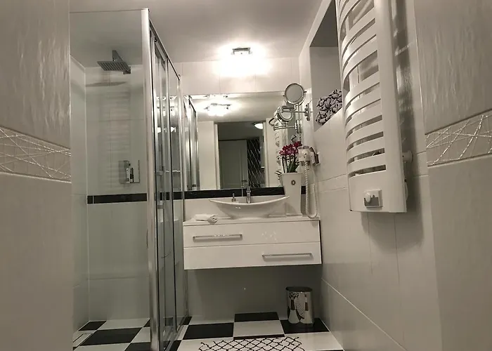 Z Prywatnym, Krytym Basenem 소포트