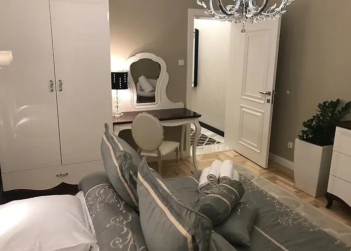 Z Prywatnym, Krytym Basenem